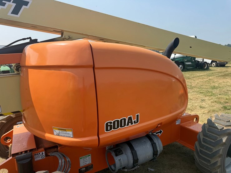 2012-jlg-600aj-image-25