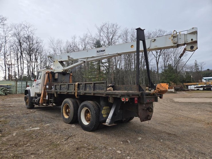1989-ford-l9000-image-3