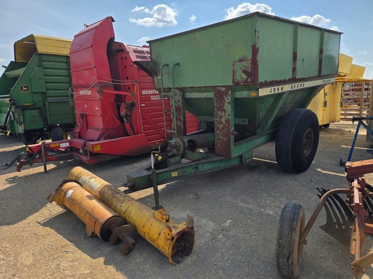 john-deere-1210-image-1