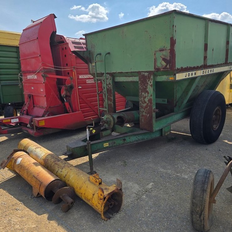 JOHN DEERE 1210