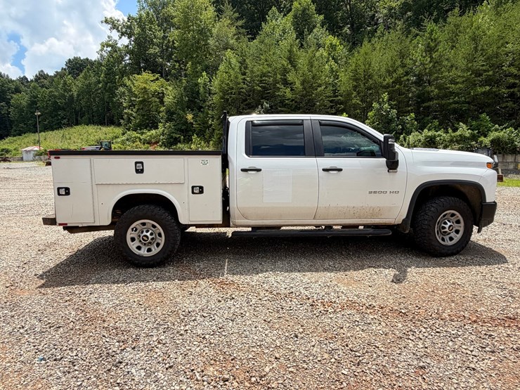2020-chevrolet-3500hd-image-6