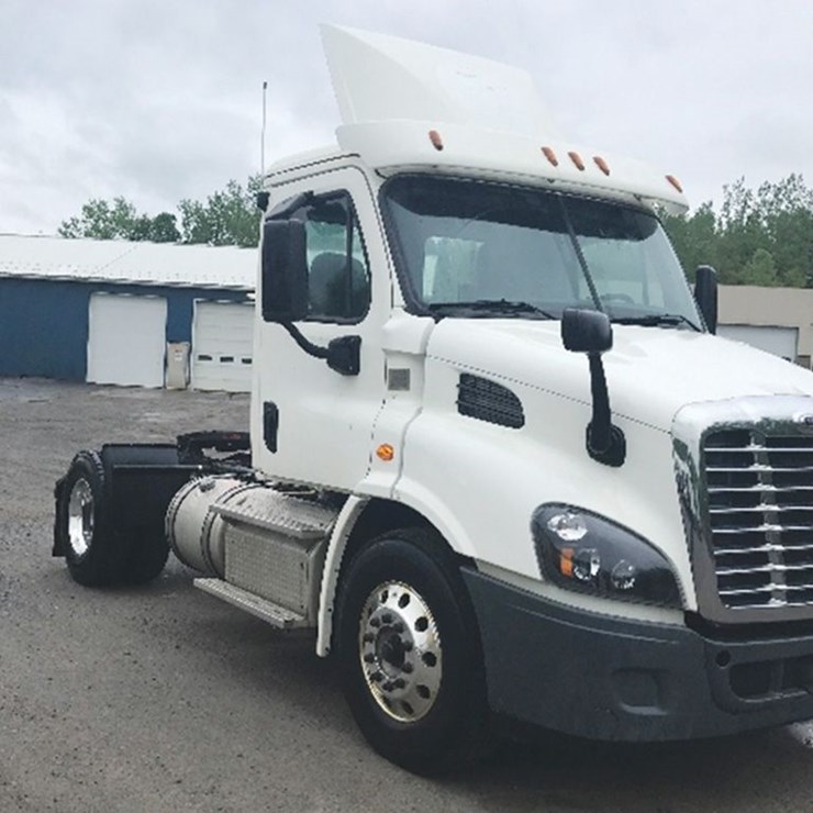 2018 FREIGHTLINER CASCADIA 113