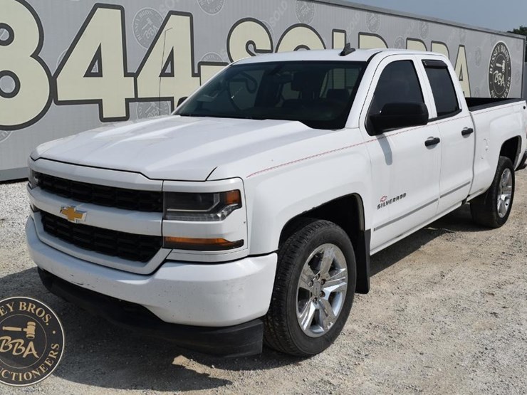 2017-chevrolet-silverado-1500-image-8