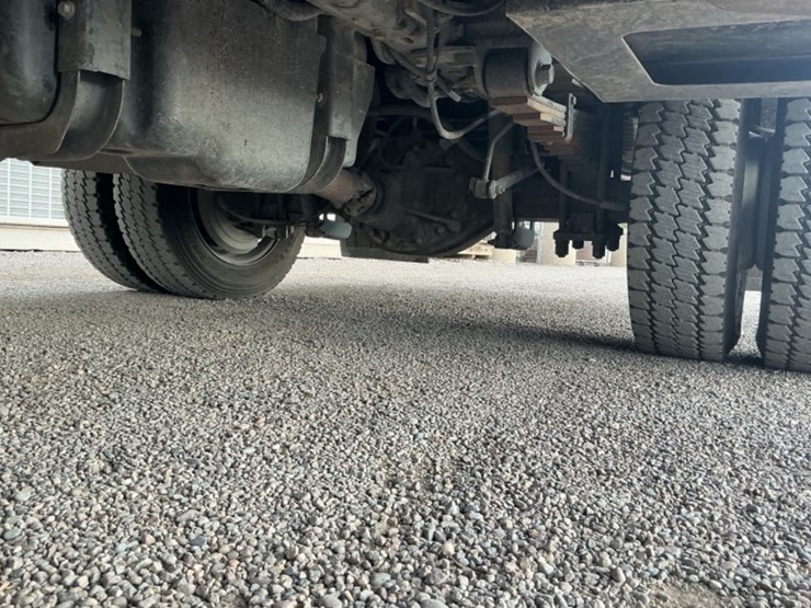 2016-ford-f550-image-32