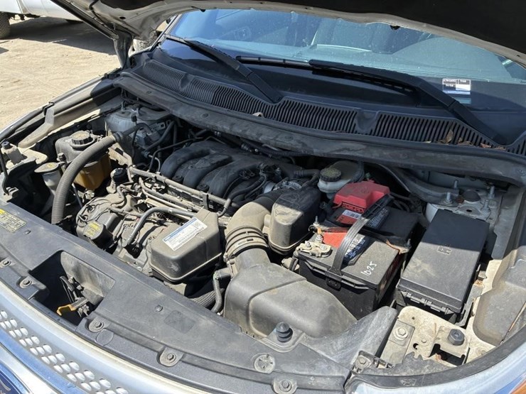 2011-ford-explorer-xlt-image-7