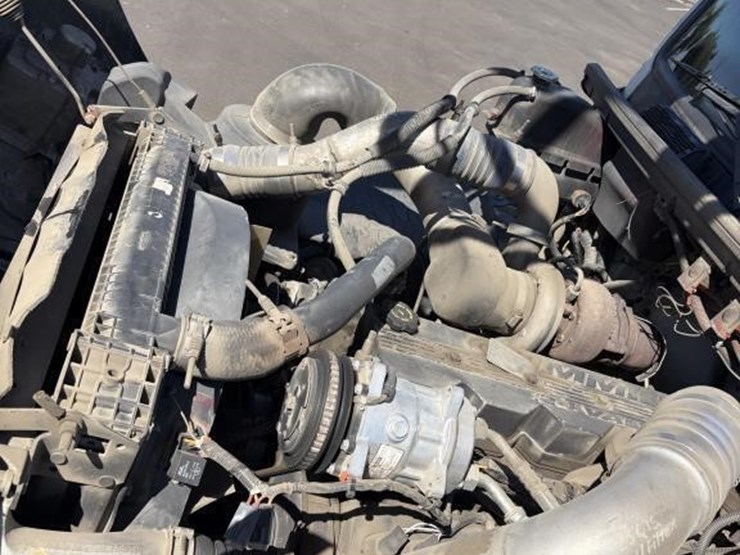 2000-freightliner-fl80-service-utility-truck-image-9