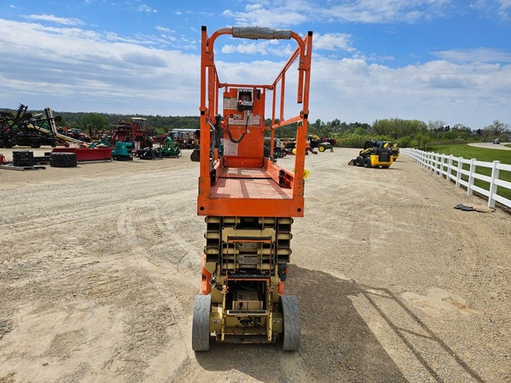 2015-jlg-2632es-image-4