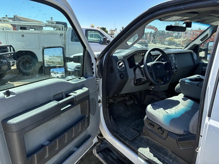 2011-ford-f250-image-13