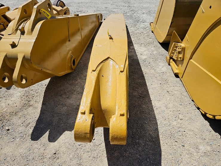 caterpillar-14-image-2