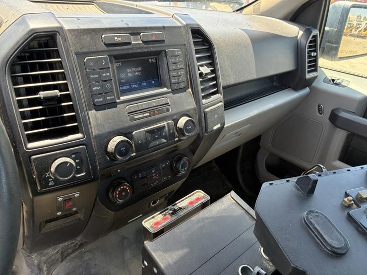 2016-ford-f150-xl-image-17