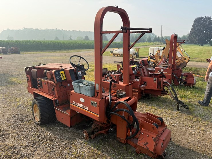ditch-witch-350sx-image-3