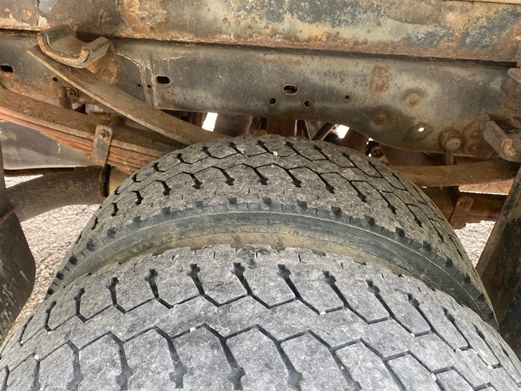 2011-ford-f550-image-33