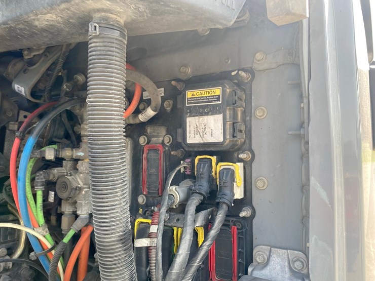 2019-peterbilt-579-image-35