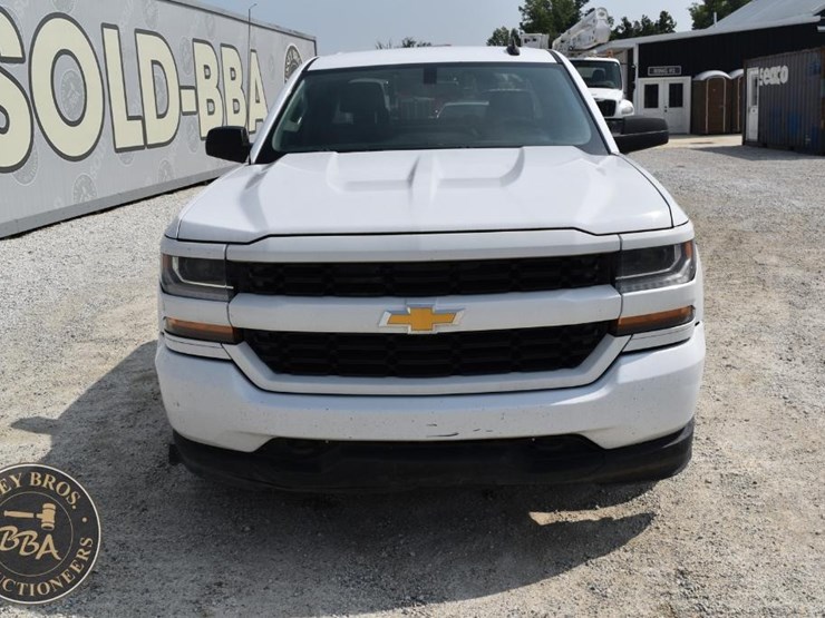 2017-chevrolet-silverado-1500-image-6