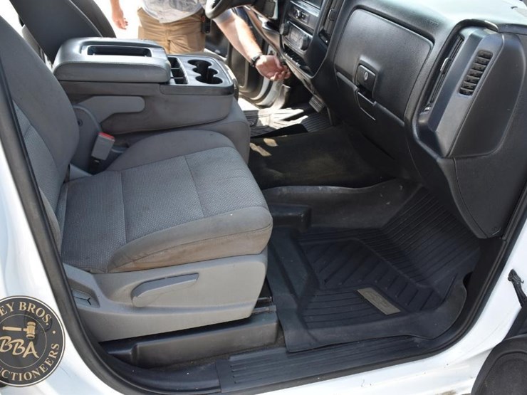 2017-chevrolet-silverado-1500-image-29