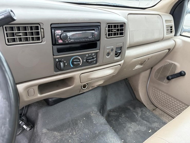 2004-ford-f350-image-15