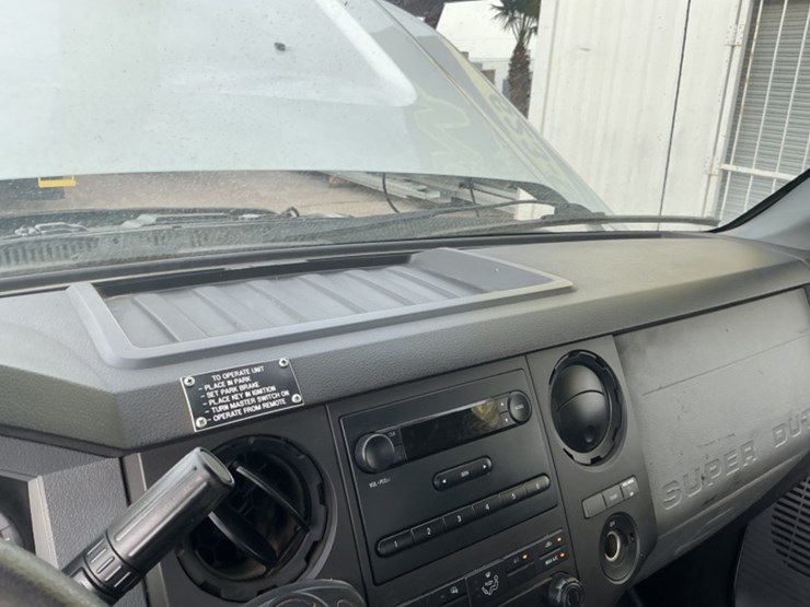 2015-ford-f550-image-23