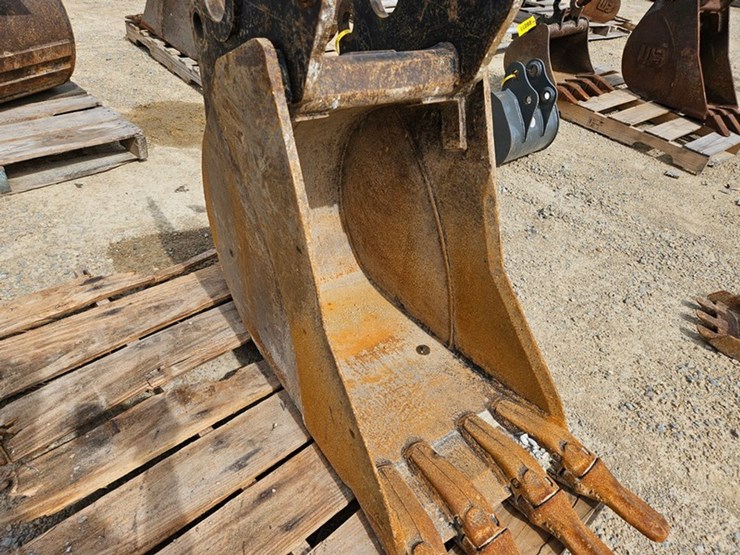 2017-kubota-kx080-image-9
