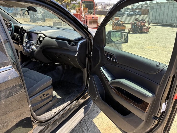 2019-chevrolet-tahoe-image-10