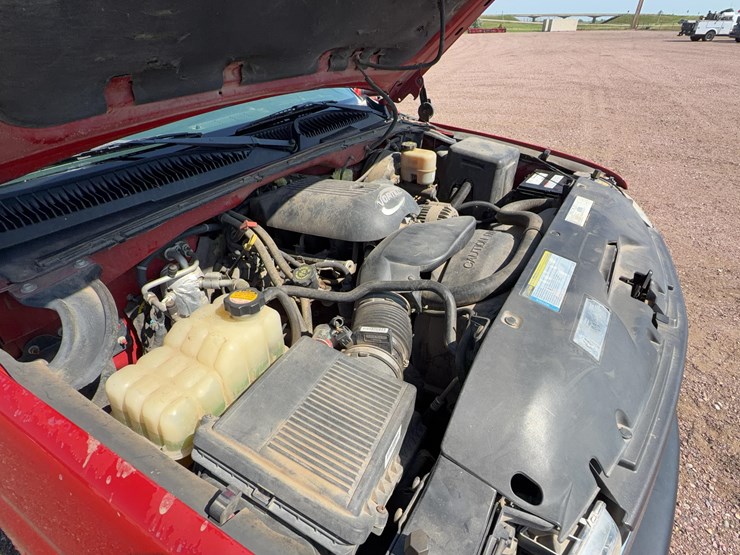 2001-chevrolet-silverado-1500-image-14