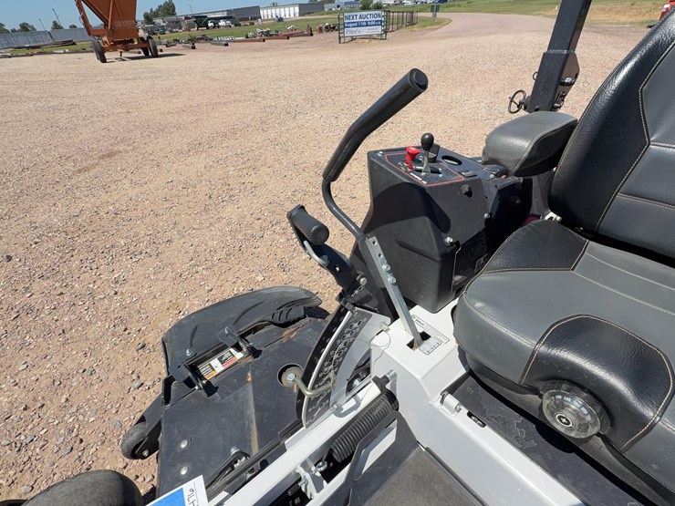 2023-bobcat-zt7072sp-zero-turn-mower-image-24