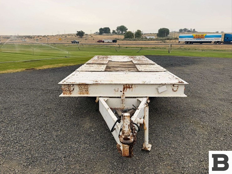 1974-miller-tilt-deck-trailer-image-9