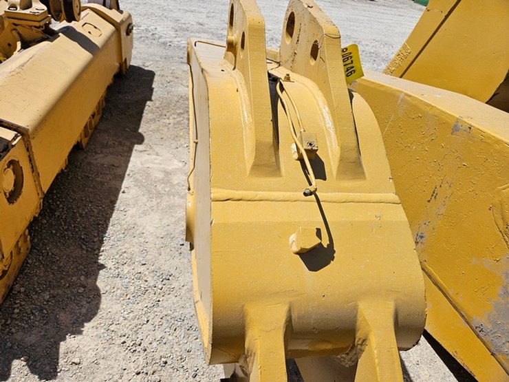 caterpillar-15-image-10