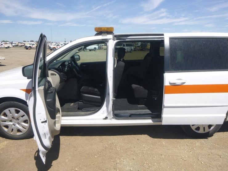 2014-dodge-grand-caravan-image-7
