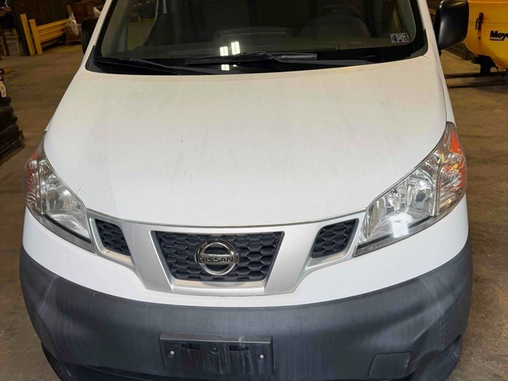 2017-nissan-nv200-image-2