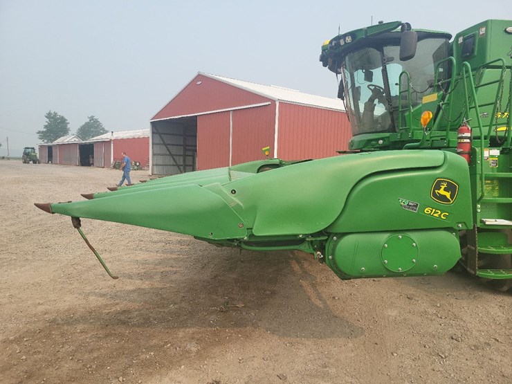 2014-john-deere-612c-corn-head---field-ready-image-10