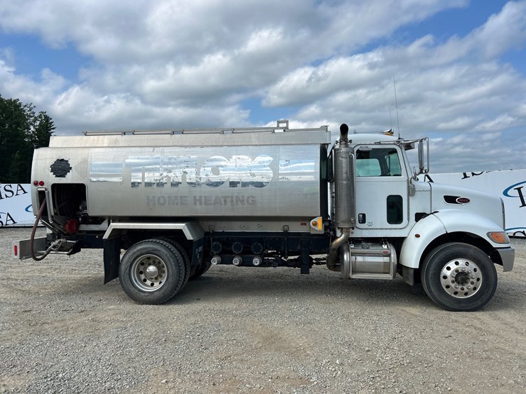 2007-peterbilt-335-image-5