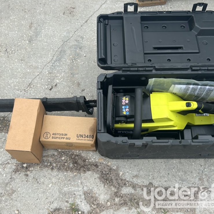 Unused Ryobi 18" Chainsaw with Case