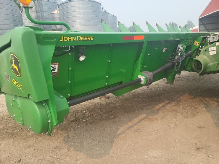 2014-john-deere-612c-corn-head---field-ready-image-12