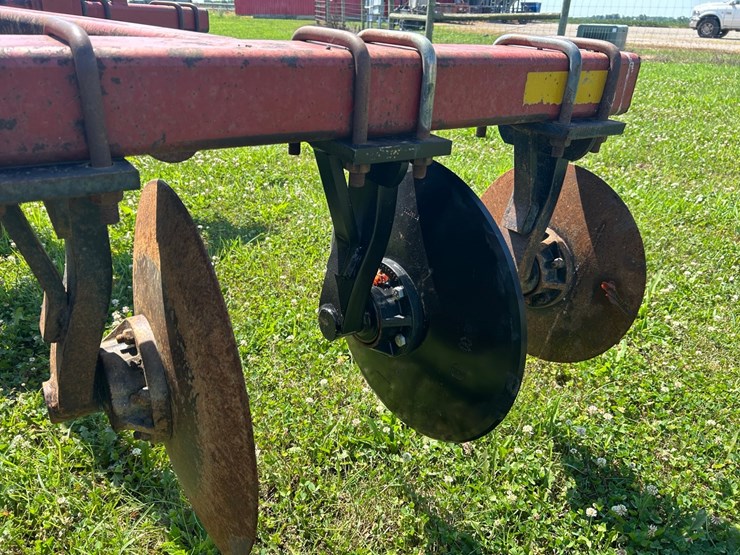 case-ih-730b-ecolo-tiger-ripper-image-13