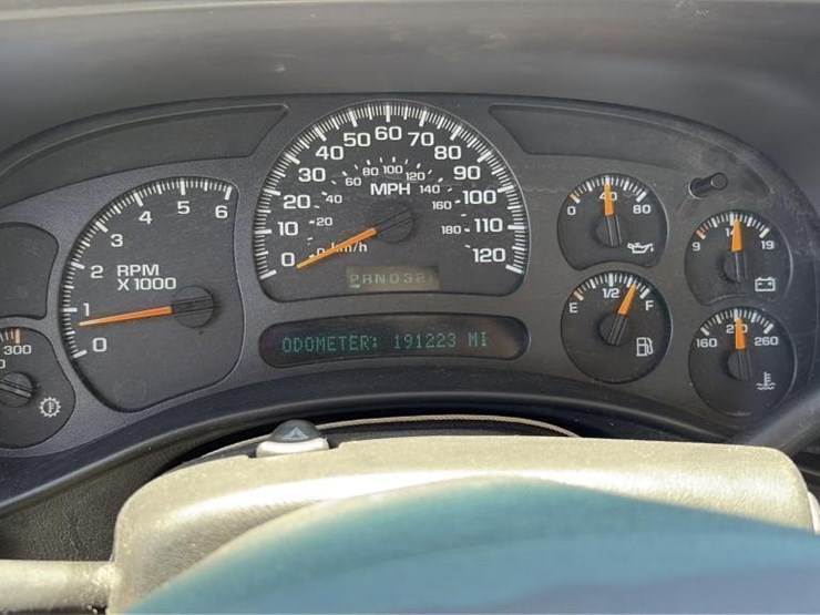 2005-chevrolet-silverado-2500-image-17