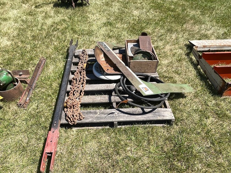 #2172-•-pallet-of-misc.-parts-image-1
