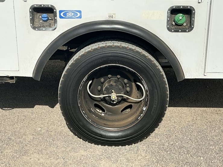 2016-ford-f550-image-8