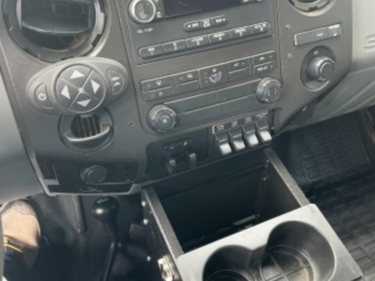 2016-ford-f550-image-25