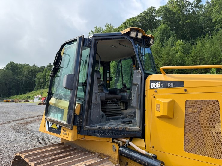 caterpillar-d6k-image-79