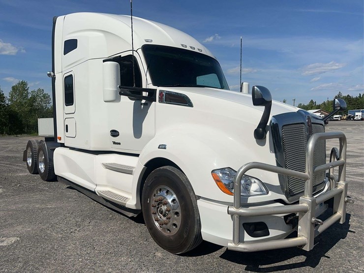 2022-kenworth-t680-image-3