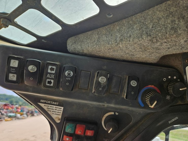 deere-331g-image-29
