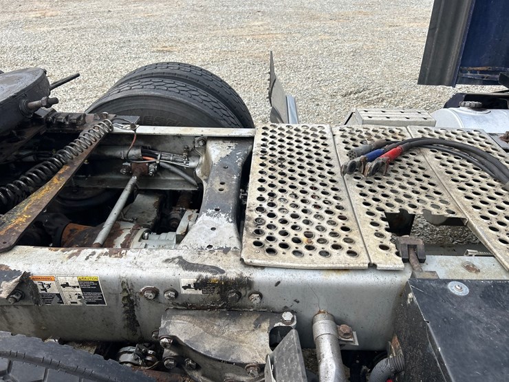 2017-kenworth-t660-image-34