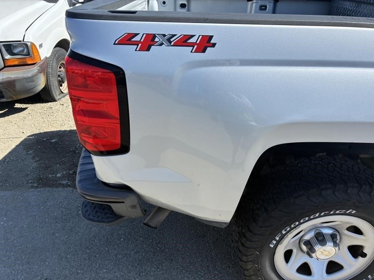 2018-chevrolet-silverado-1500-image-10