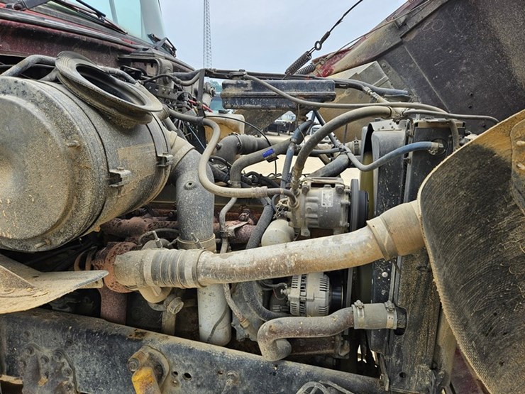 1995-ford-l8000-image-11