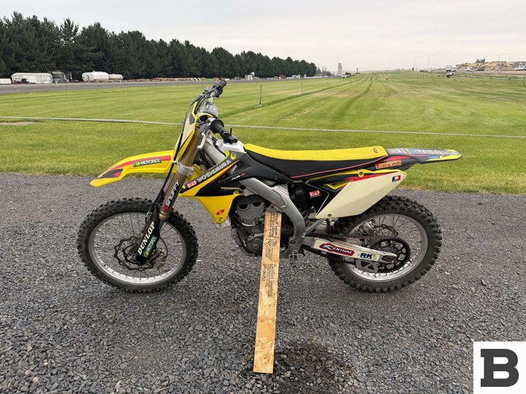 2012-suzuki-rmz450-competition-dirt-bike-image-2