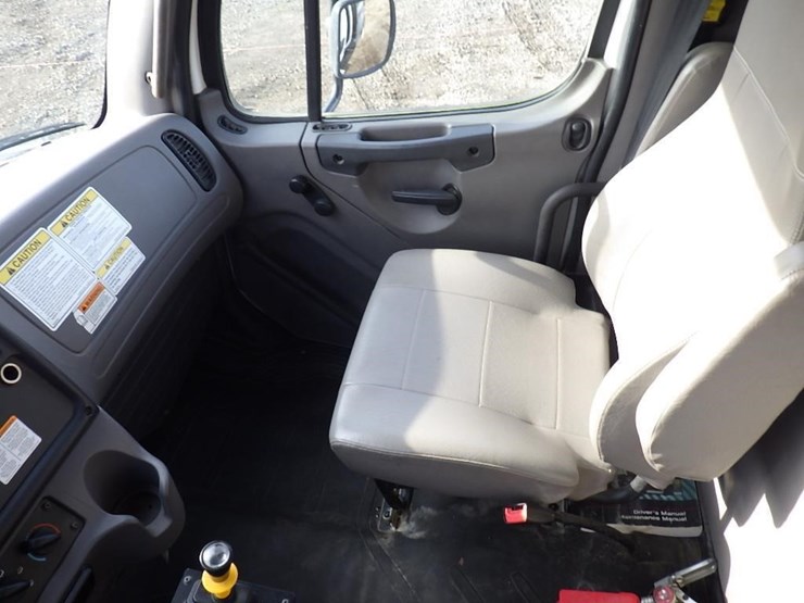 2019-freightliner-m2-15'-t/a-dump-truck-image-36