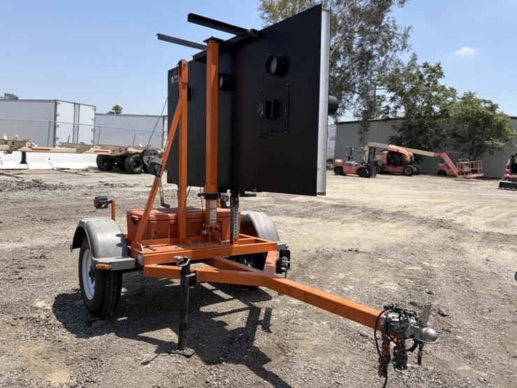 2013-vermac-arrow-board-trailer-image-7