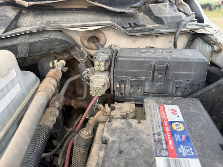 2011-dodge-3500-image-19