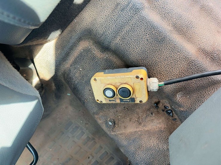 2016-ford-f250-xl-image-29