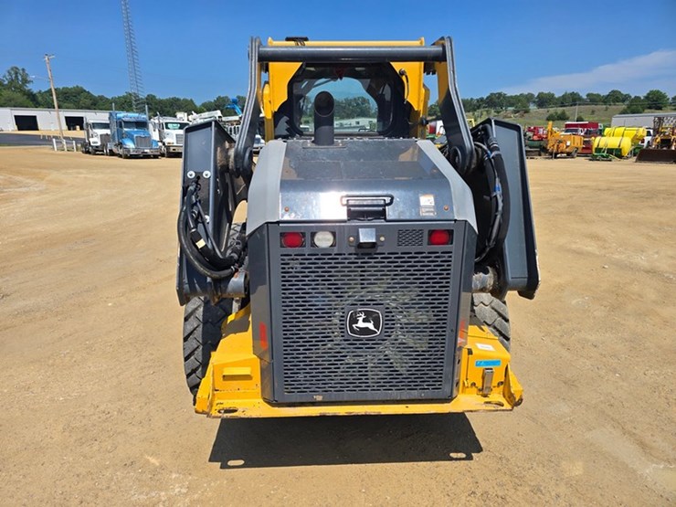 deere-330g-image-4